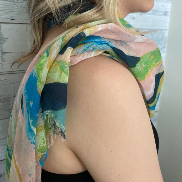 Beautiful Cynthia Rowley Scarf NWT - Picture 2 of 5